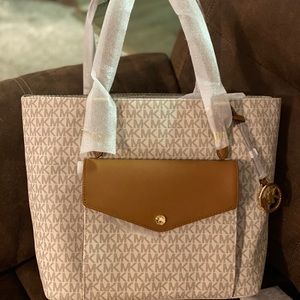 Authentic Michael Kors Signature Tote